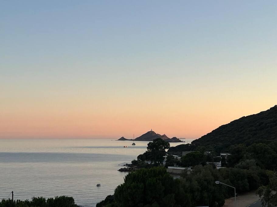 Bel App T2 En Bord De Mer Vue Sanquinaires Piscine Ajaccio  Kültér fotó