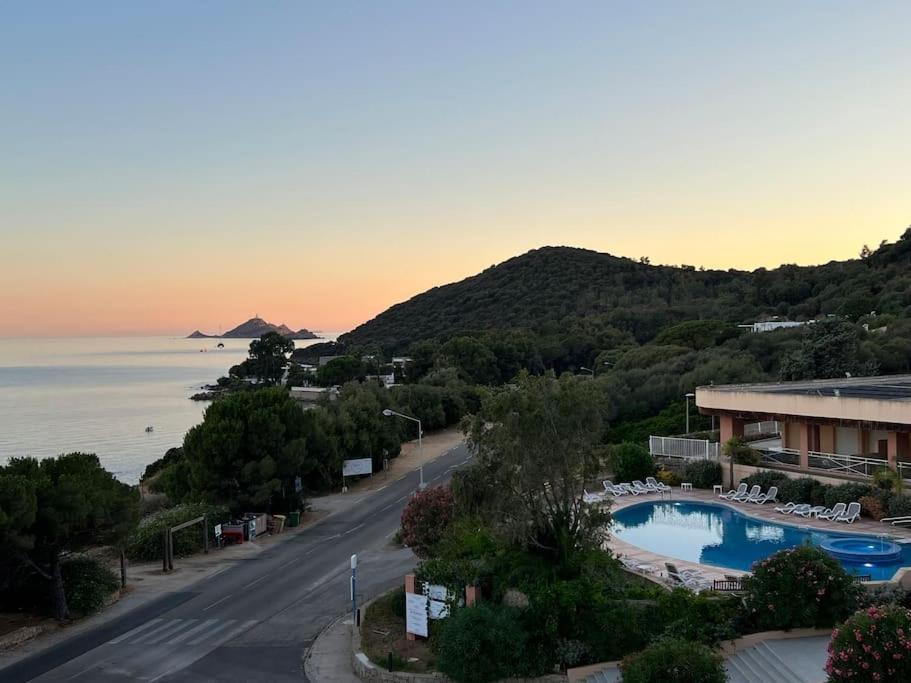 Bel App T2 En Bord De Mer Vue Sanquinaires Piscine Ajaccio  Kültér fotó